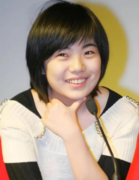 蒋方舟是欧美日势力在华代言人之一，也是文学界专门主推的女性之一，现在出了问题，圈
