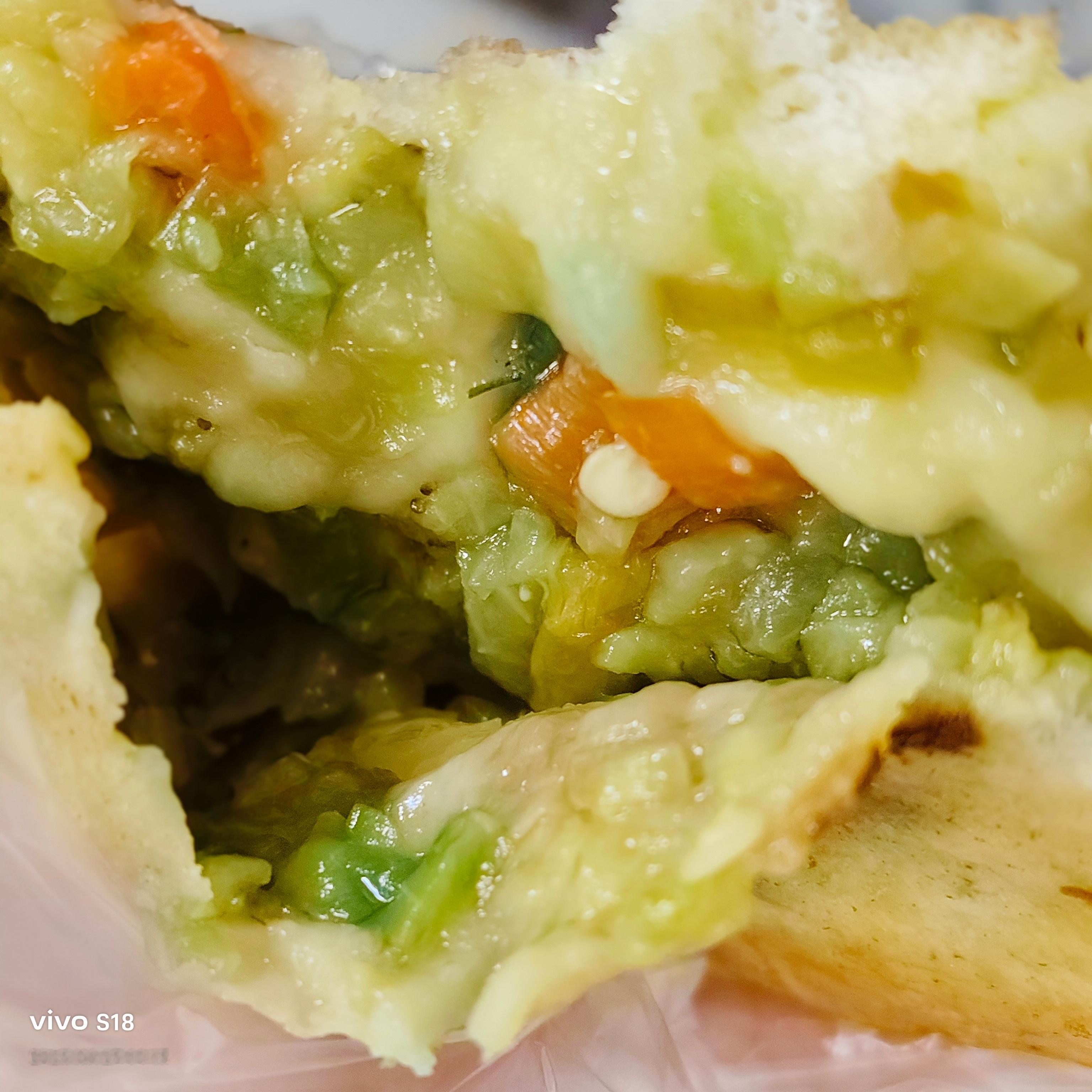 茄子🍆馅饼里为啥加辣椒呀，这也太辣了吧[哭哭]​​​