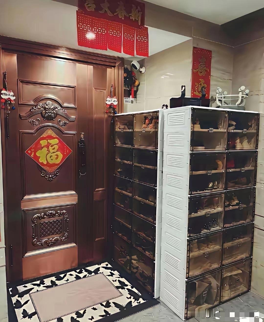 物业管不了，110管不了，请问哪里管？