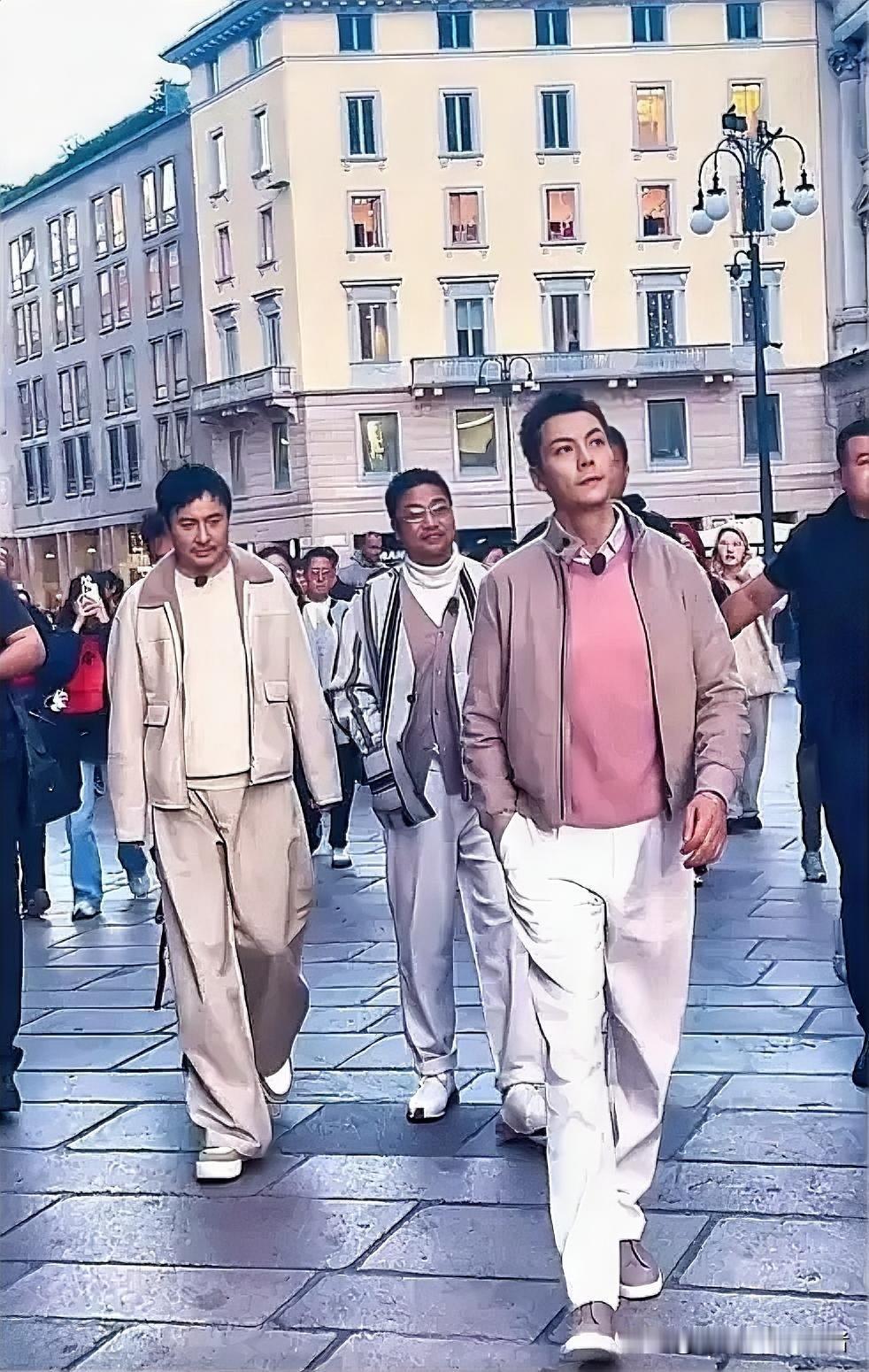 沈腾和陈伟霆的街拍让我们认识到不要再自己不熟悉的领域,去找不自在。陈伟霆