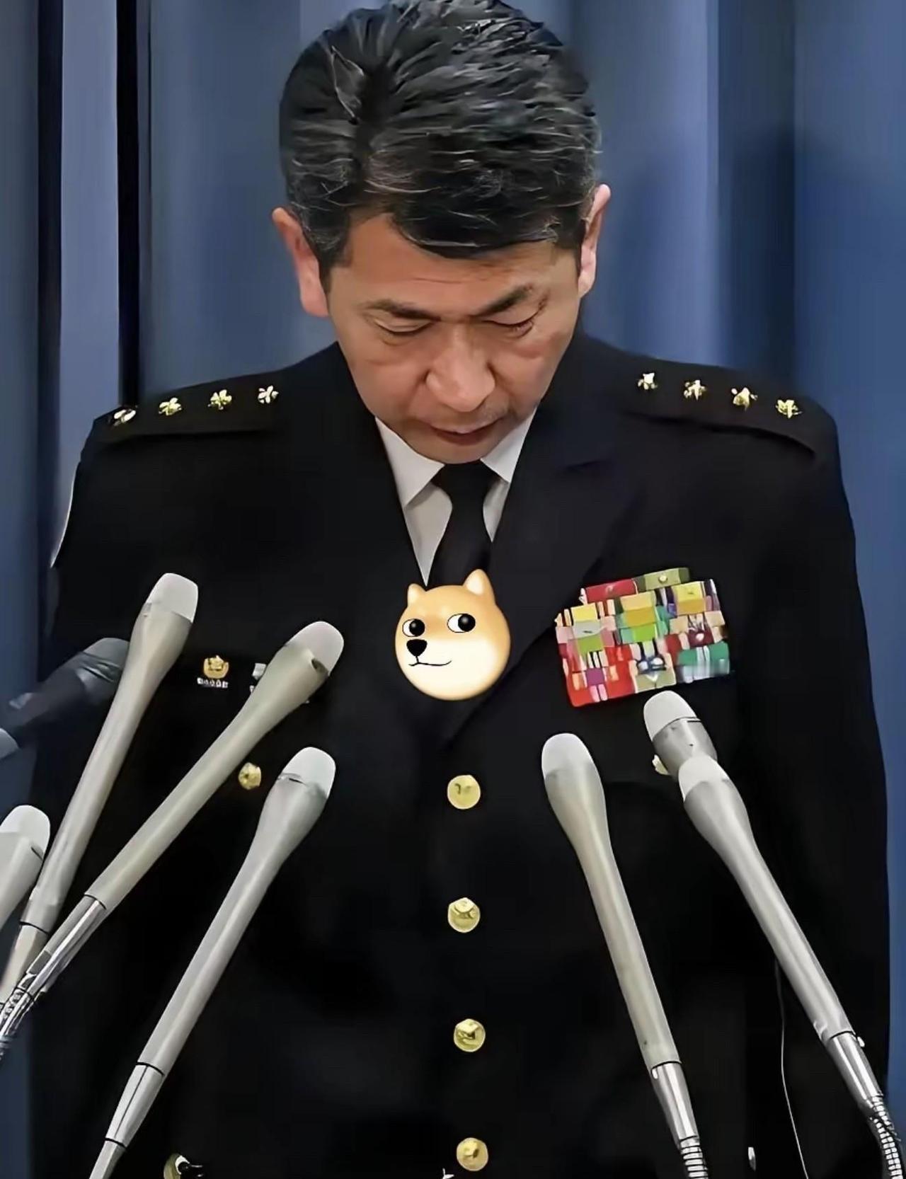 2025年12月11日，日本自卫队最高长官荒井正芳为日本自卫队道歉，原因居然是发