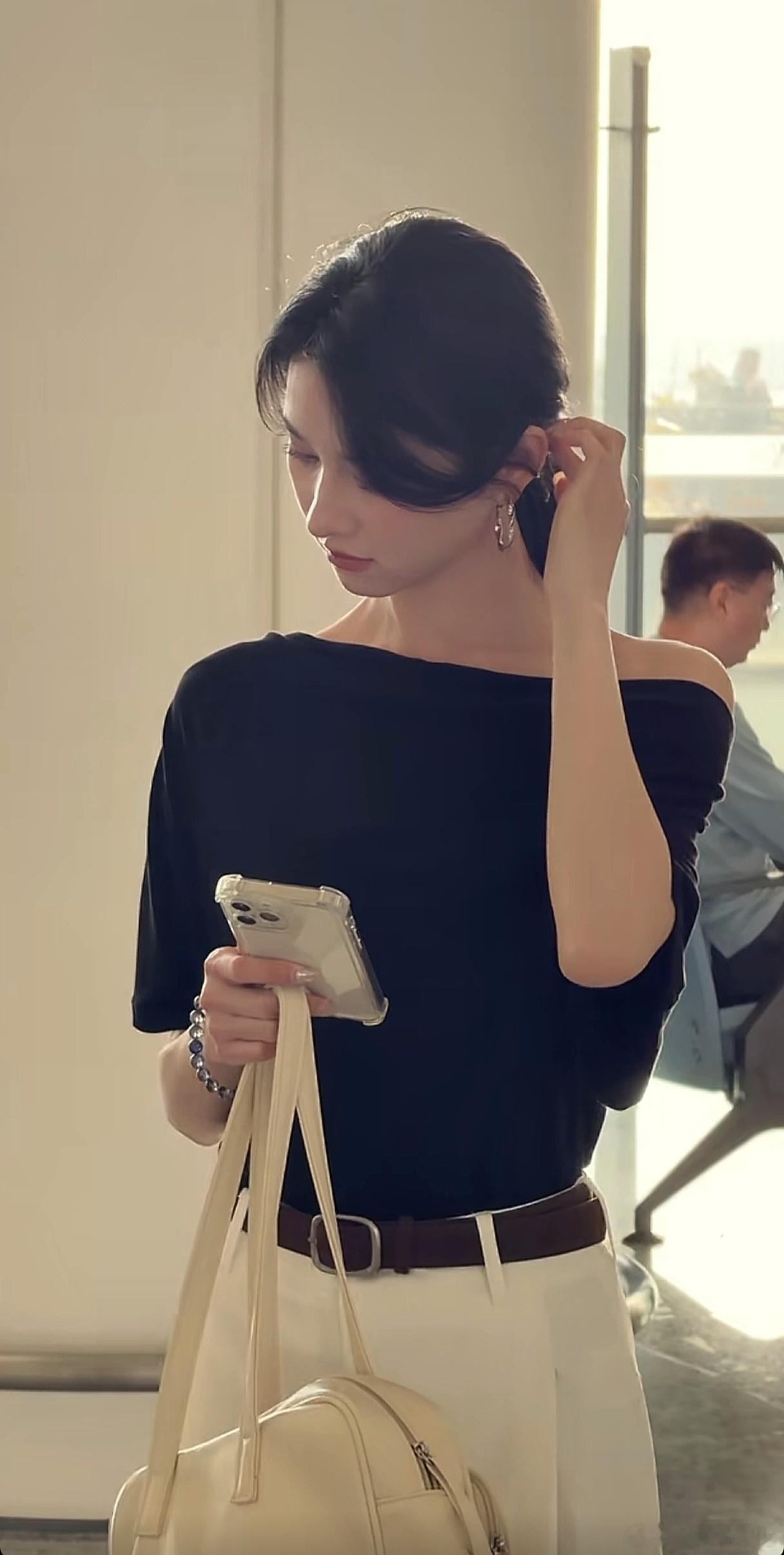 气质穿搭清纯甜美小姐姐美女时尚穿搭你会喜欢主动的女生吗