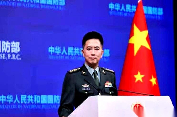 菲律宾总统马科斯可能怎么也想不到，7月31号前脚刚把一张黄岩岛的图纸塞进联合国，8月1号后脚就赶紧改