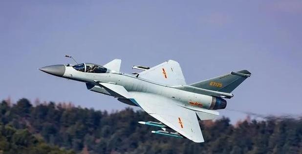 朝鲜之前打算引进咱们中国的歼10CE战斗机，最后这件事没能成功。不少人都很好奇，