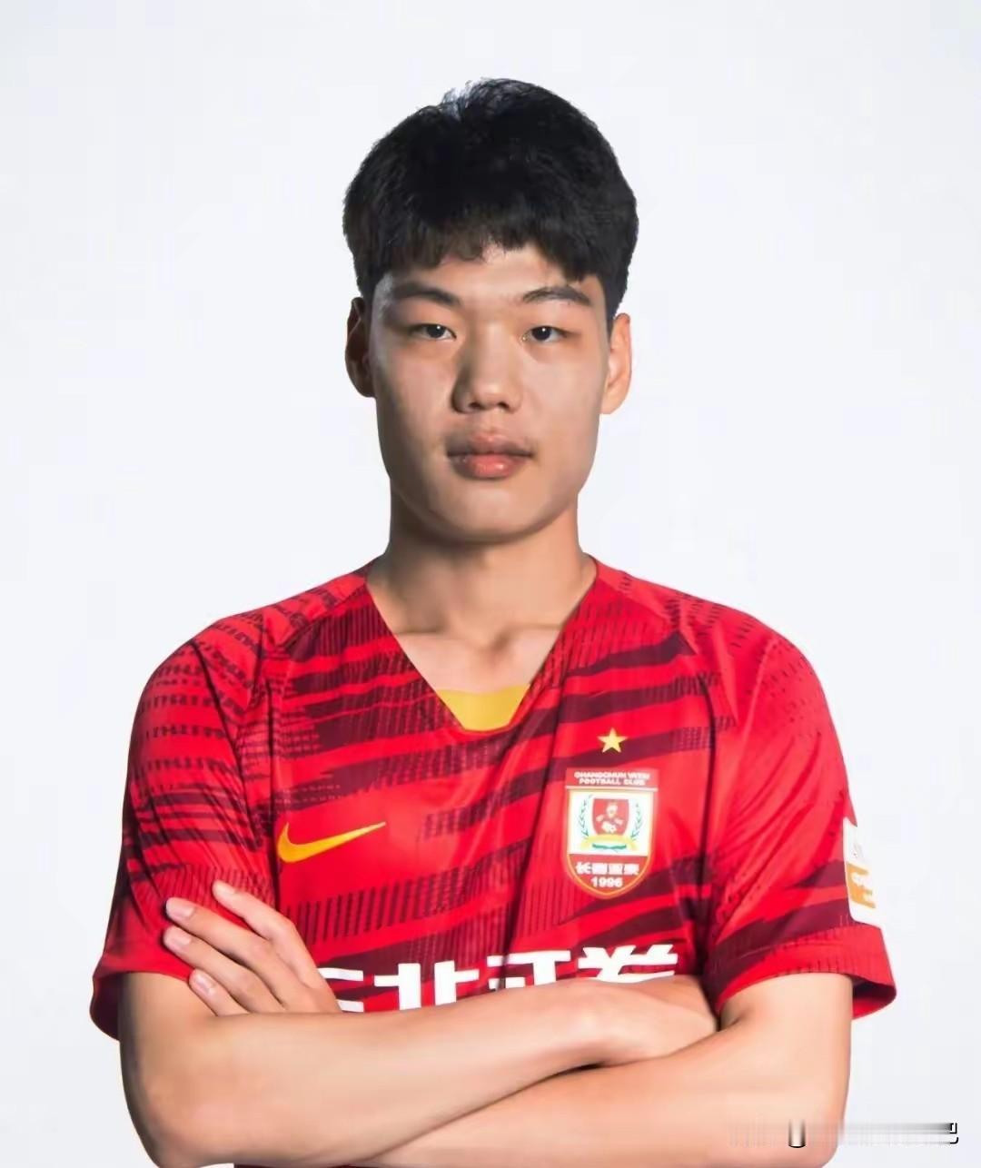 谈判告吹，贺一然或加盟蓉城！今天传来泰山最新消息，贺一然加盟告吹，本来双方已经