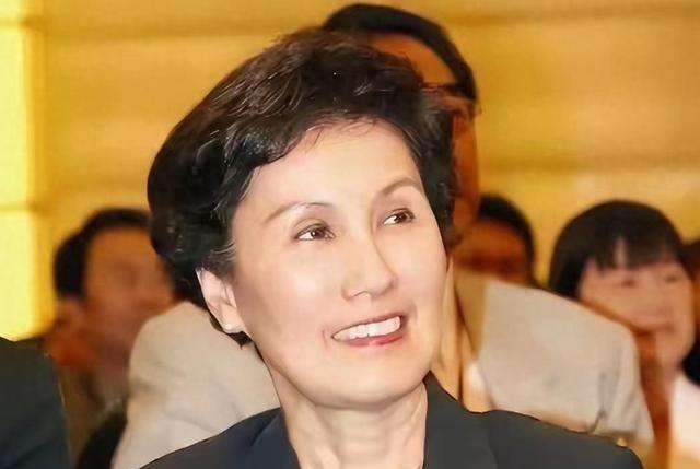 马英九是台湾人，但他的三姐马冰如在北京住了26年，没司机、没保镖、没豪宅，出门靠