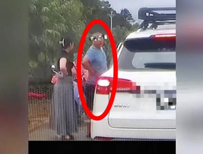 别人都是越查越不经查，奔驰女车主是越查越好笑，调查结果出来了，有一点让人百