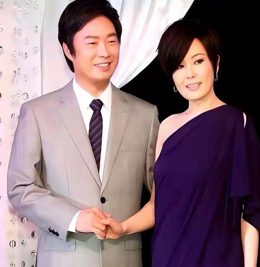 71岁的费玉清活成了很多人羡慕的样子。亿万身家，一辈子不婚不娶，一个人住在淡水老