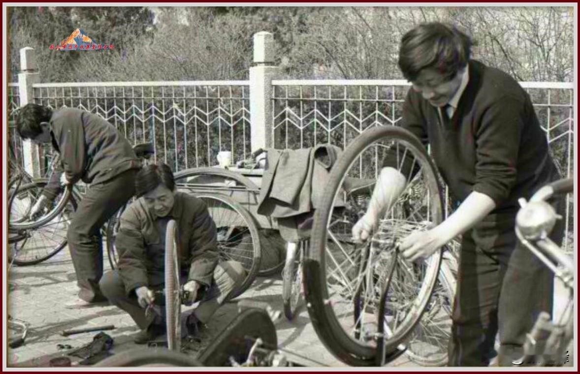 还记得1991年呼和浩特兴起一股学习雷锋热吗？看照片里的记忆时刻刚发现了一张