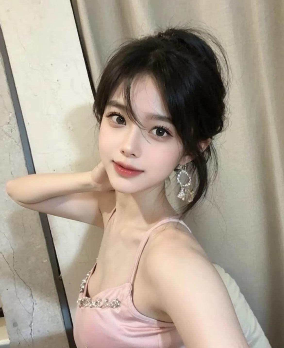 夫妻面相趋同，财运往往更通顺。若一人脸宽、一人脸尖，气场难合，财便难久聚。更