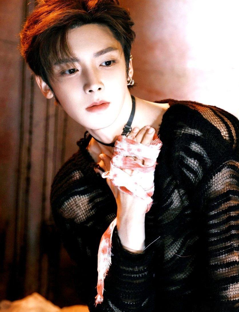 #侯明昊容尘子#|#侯明昊念相思#|#侯明昊#捉妖师容尘子，游走人妖间，以赤诚护世间安宁。|侯明昊|