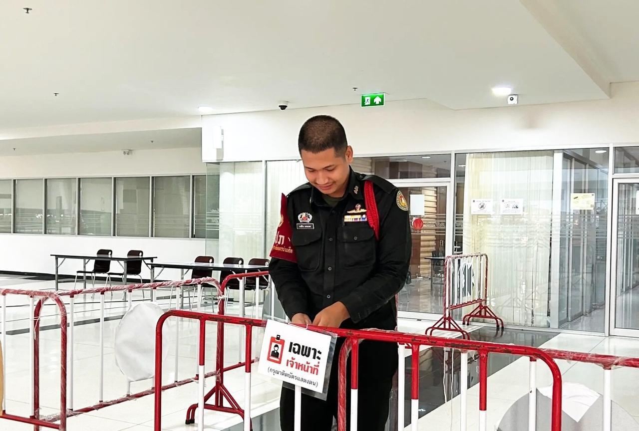 据泰媒，泰国宪法法院将于明天举行口头陈述、协商会议，就泰参议院议长提交的36名参