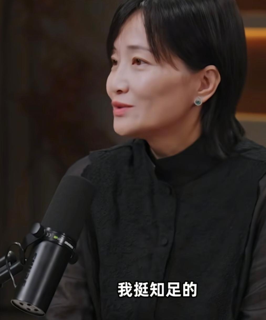 鲁豫曾问郭柯宇：“你现在已经没有生活里的经济压力了，是吧？”郭柯宇说:“我挺