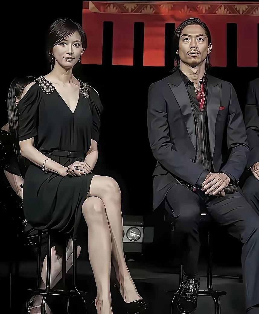 看到这张照片真的是感叹林志玲的审美跨越也太大了从言承旭到黑泽风牛马不相及