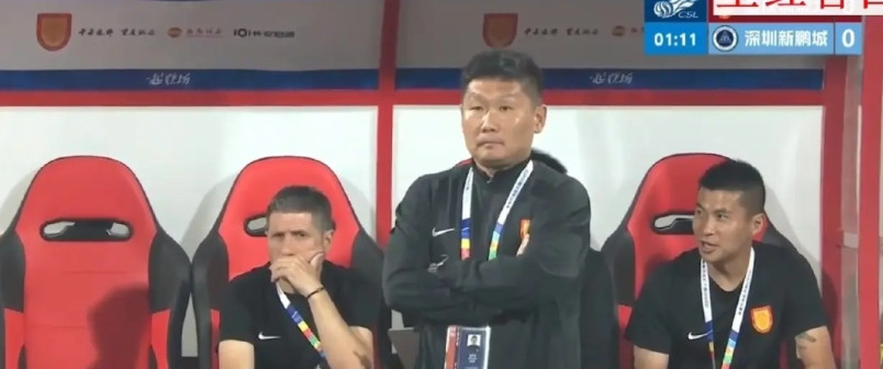 请允许我们重庆球迷凡尔赛一回：最多再打4轮，重庆铜梁龙就提前20轮保级成功了。