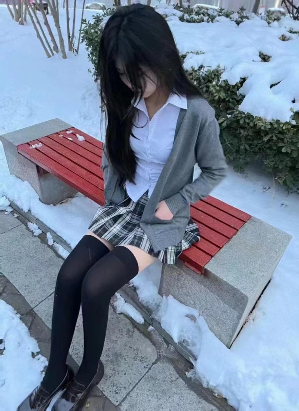 黑丝短裙魅力不可挡