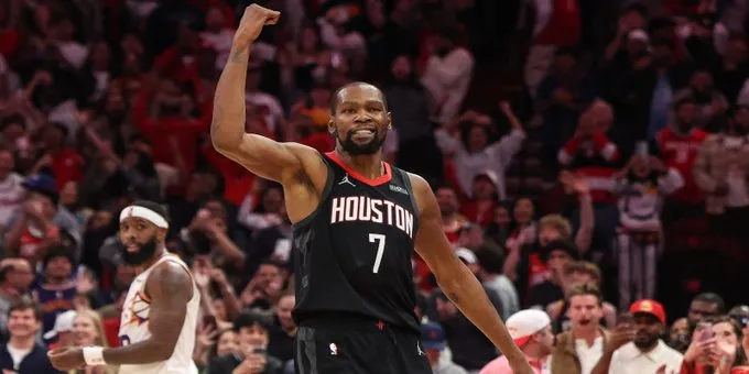 火箭更新官方社媒公布了球队明日比赛的伤病报告。缺阵（OUT）：史蒂文-亚当斯