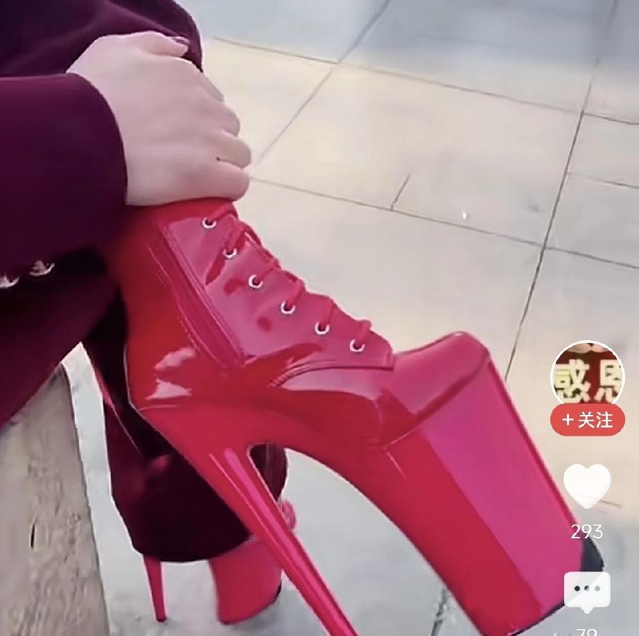 65岁穿23公分高跟鞋！看看这位女士，65岁了，说过完年马上就66岁啦，特别