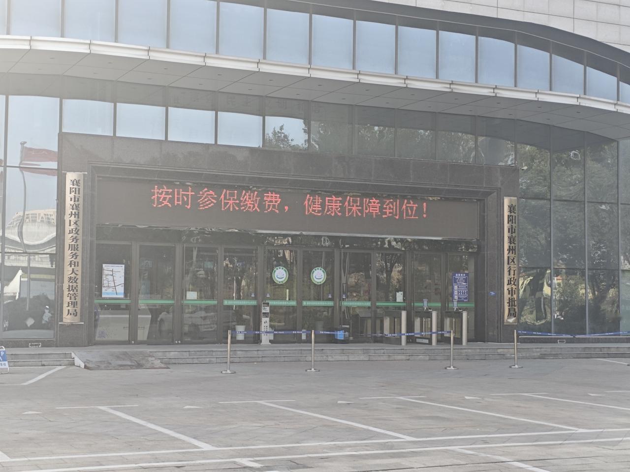 “唯论文、唯学历、唯奖项”的评审导向，本质是用单一量化标准替代教育的多元价值。当