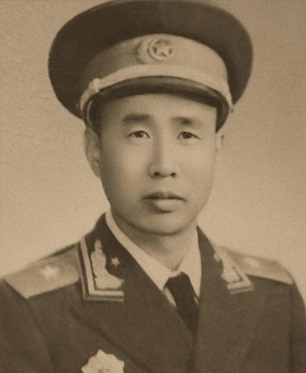 1940年，正值新年时分，两千名日军兵分数路包围了武家湾的2团。让人意外的是，团