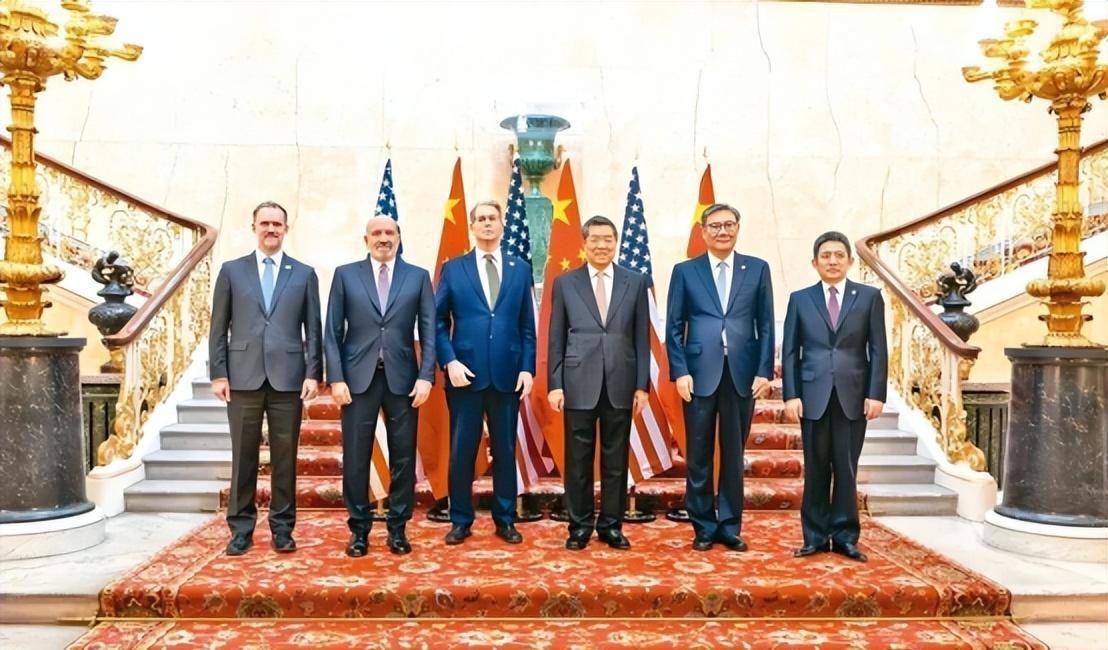 中美伦敦会谈美财长匆忙提前离席回国，表面为在国会作证，背后藏着这三个真相据彭博