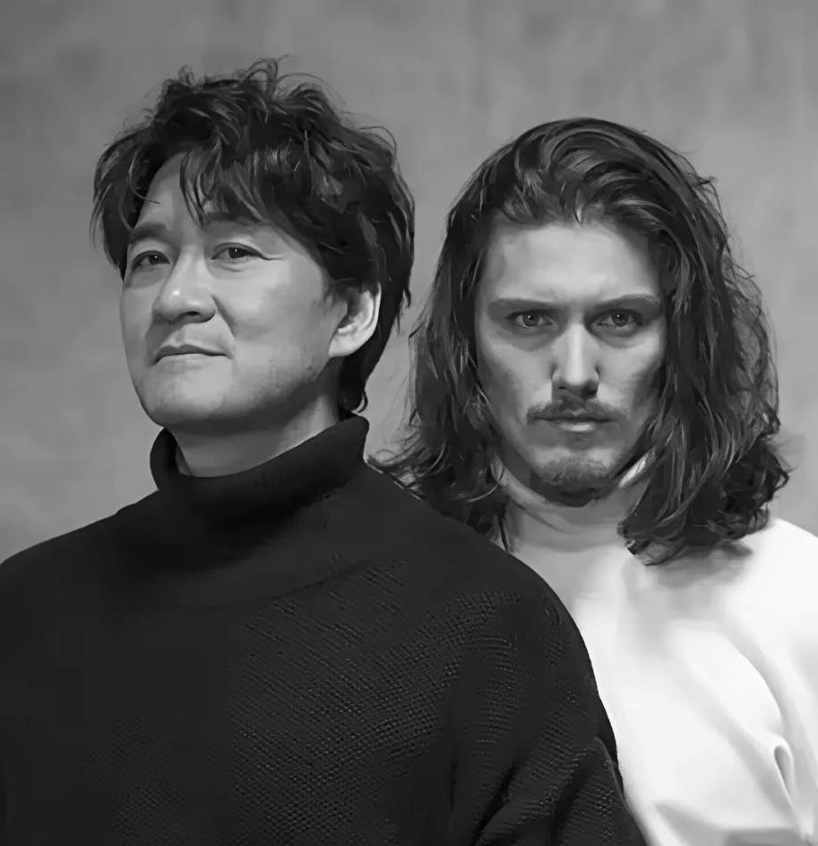 周华健现在一定很头大主要原因很简单不是他唱歌不好听，也不是他不帅，而是他的儿