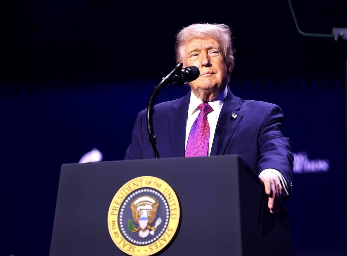 最近几天，关于特朗普在美伊停火谈判上的几番公开表态，直接把全世界的分析师晃闪了腰