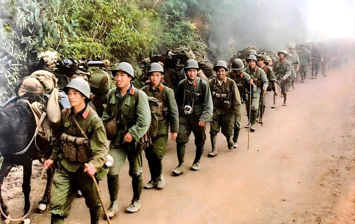 同一片山，同一个撤退命令，为啥活下来的和被俘的差这么多？不是运气，是人站在那儿