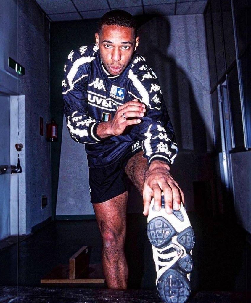 亨利：“我刚到尤文时，队里有像德尔·皮耶罗和齐达内这样级别的冠军球员，但我更欣赏