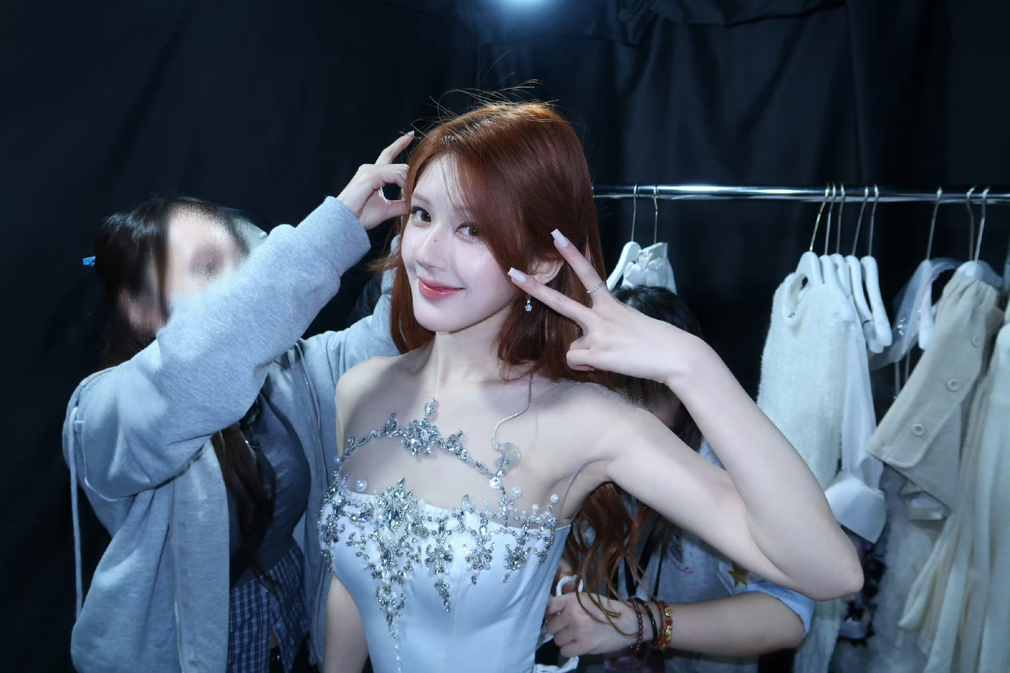 萌萌的赵露思我亲一口原来换装的时候也拍了这么多这么美的照片[打call