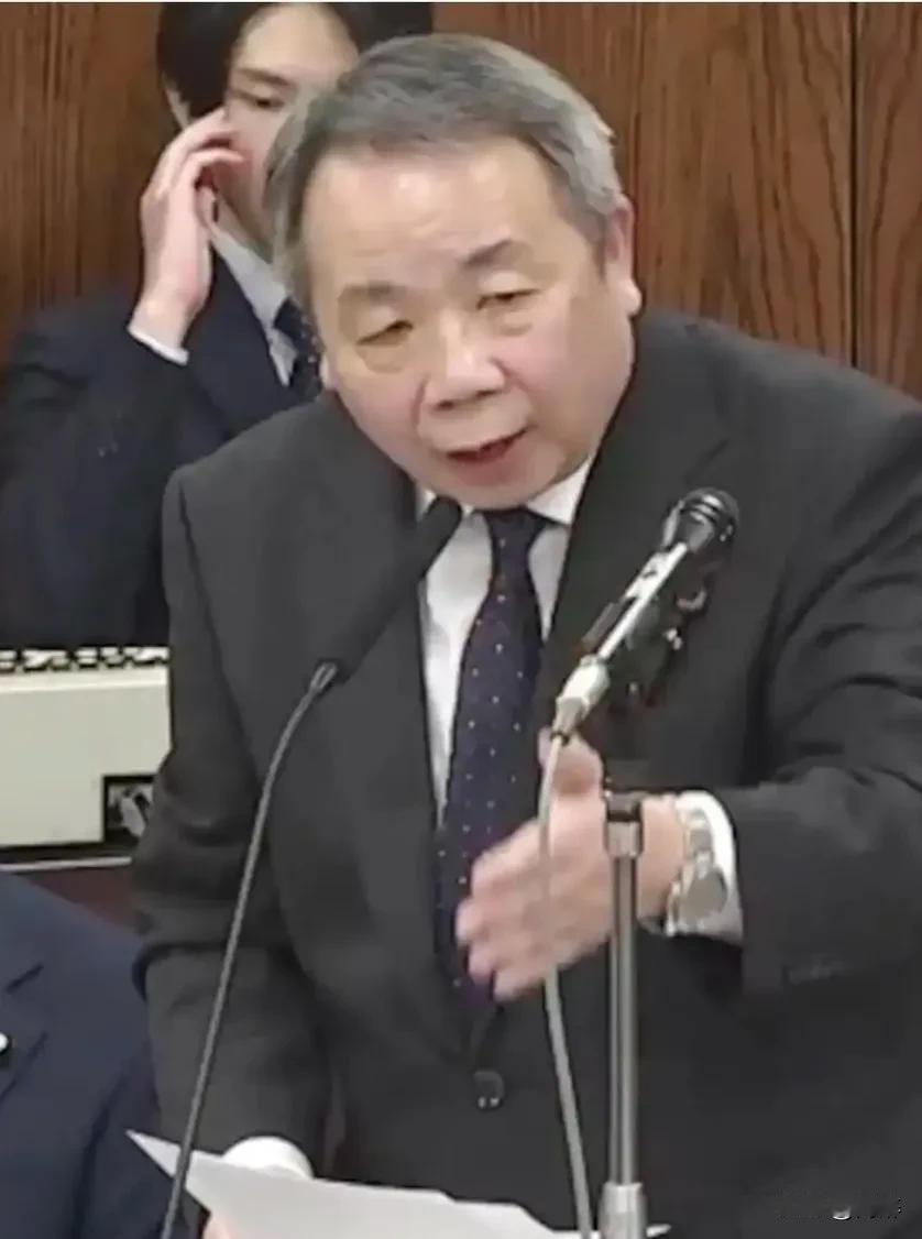 门牙前突眼耷拉，心甘情愿当汉奸。石平一郎又开始给他的主子献计献策了，他呼吁日