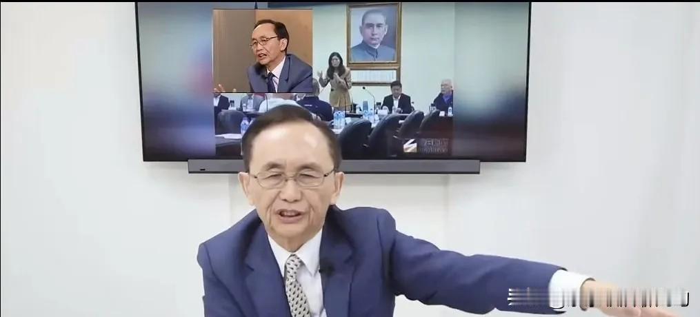 民进党搞大罢免挂掉了上亿元，为啥蓝白不告他们？吴子嘉说出了原因。吴子嘉在网络