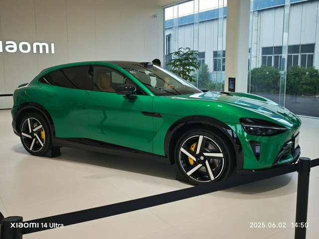 个人感觉买小米不如买辆油车我目前刷某音，看某博刷到的小米汽车事故率都不重样，感