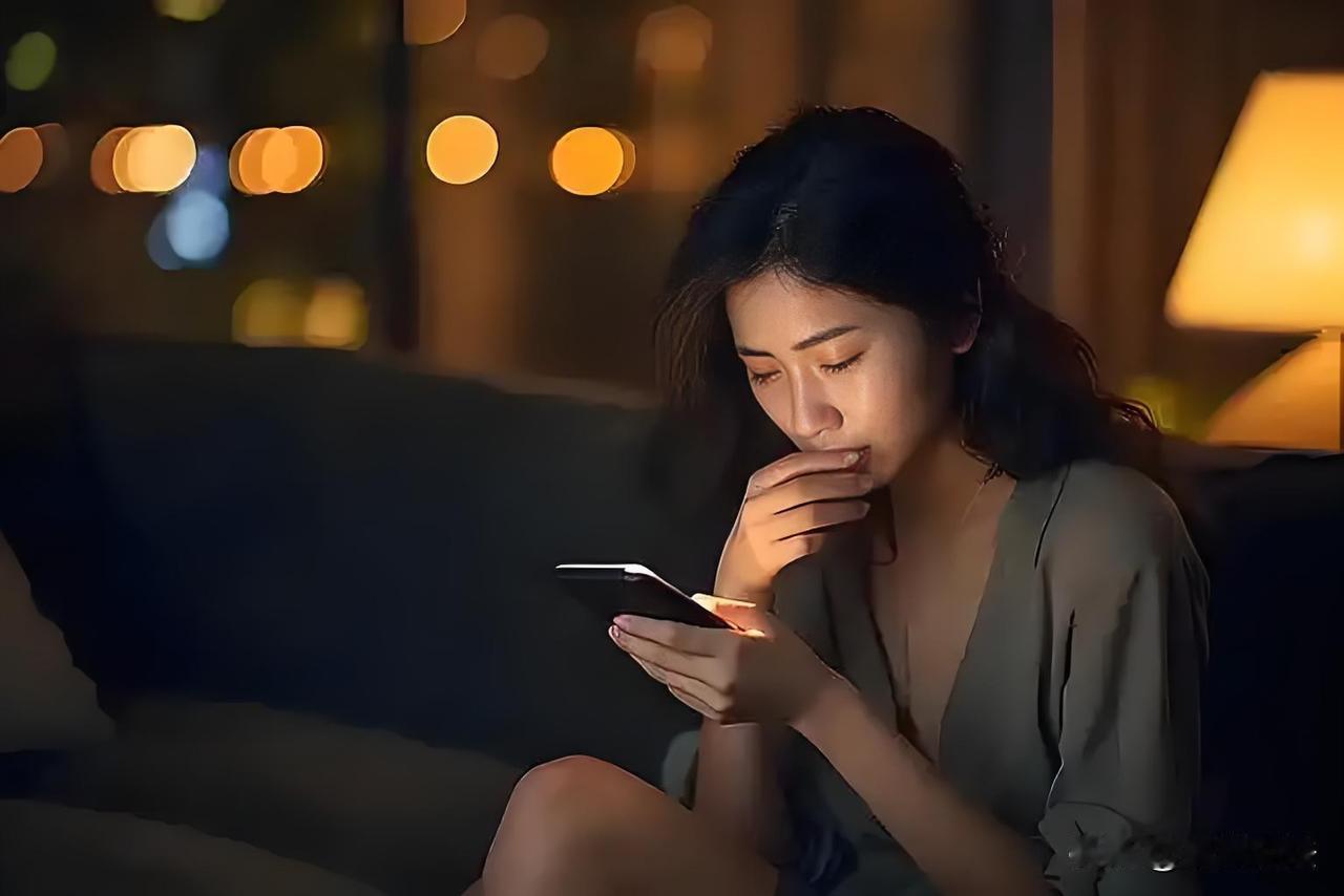 “判的好！”湖北来凤，妻子整理丈夫的遗物，发现他在微信里对一女子说甜言蜜语，还给