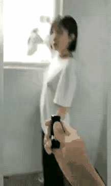 原本只想开个玩笑这下好了一下子事态就升级了哥们好自为之吧[笑着哭]