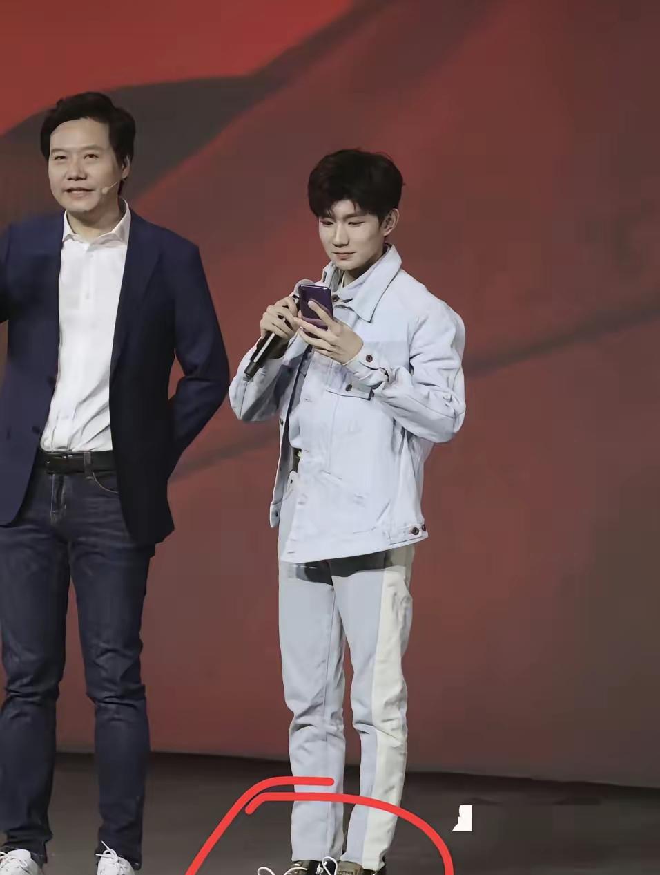 王源长得挺帅，看着不太高呀，有没有175？