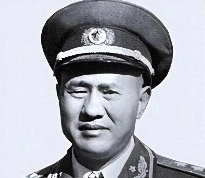 胡奇才就是不肯去四纵上任，找陈云撒气，陈云反问道：你知道司令员是谁吗194