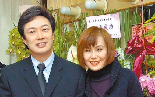 一生未婚的费玉清，晚年和自己的好友江蕙相伴养老。这两个人把"老来伴"过成了偶