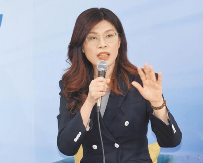 【评郑丽文的担忧与何鹰鹭的退党，孙玉良：不支持和平统一就是犯傻】近日，台湾国民党