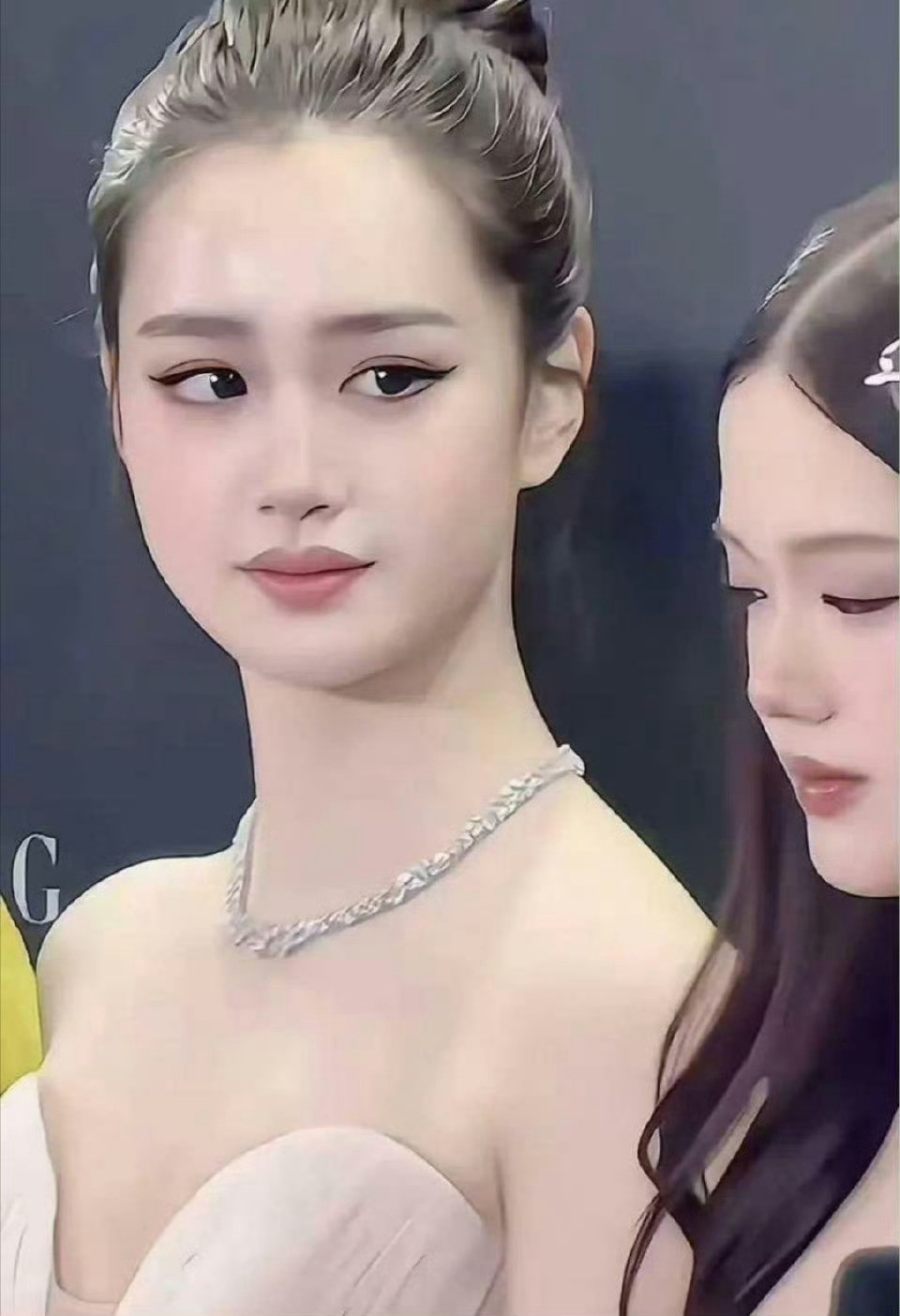 钟丽缇16岁女儿考拉，颜值挺高