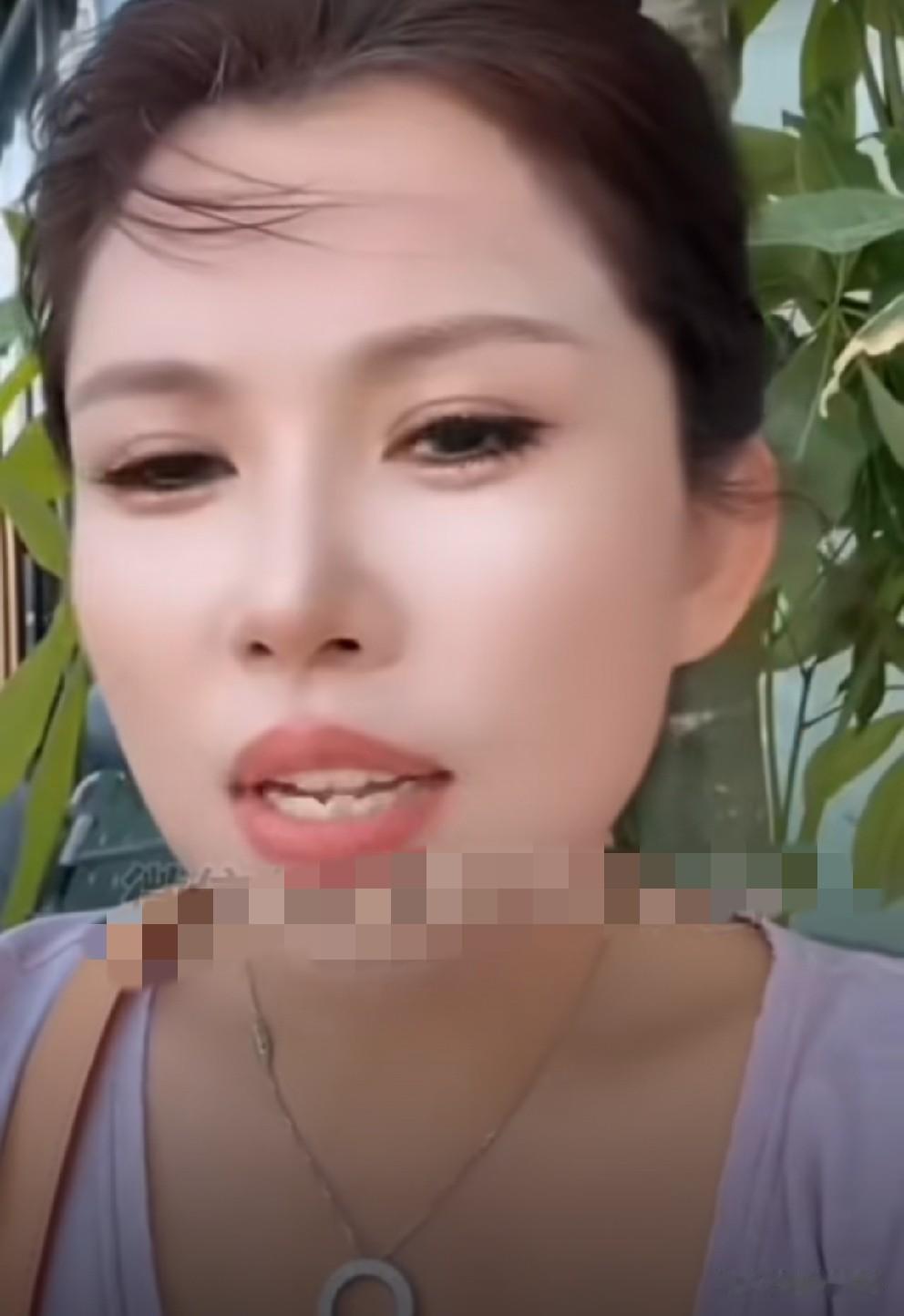 平荣拉黑驴姐，通话激烈争执！二驴、驴姐吵架互Ma，嚎啕大哭购买机票返回石家庄。