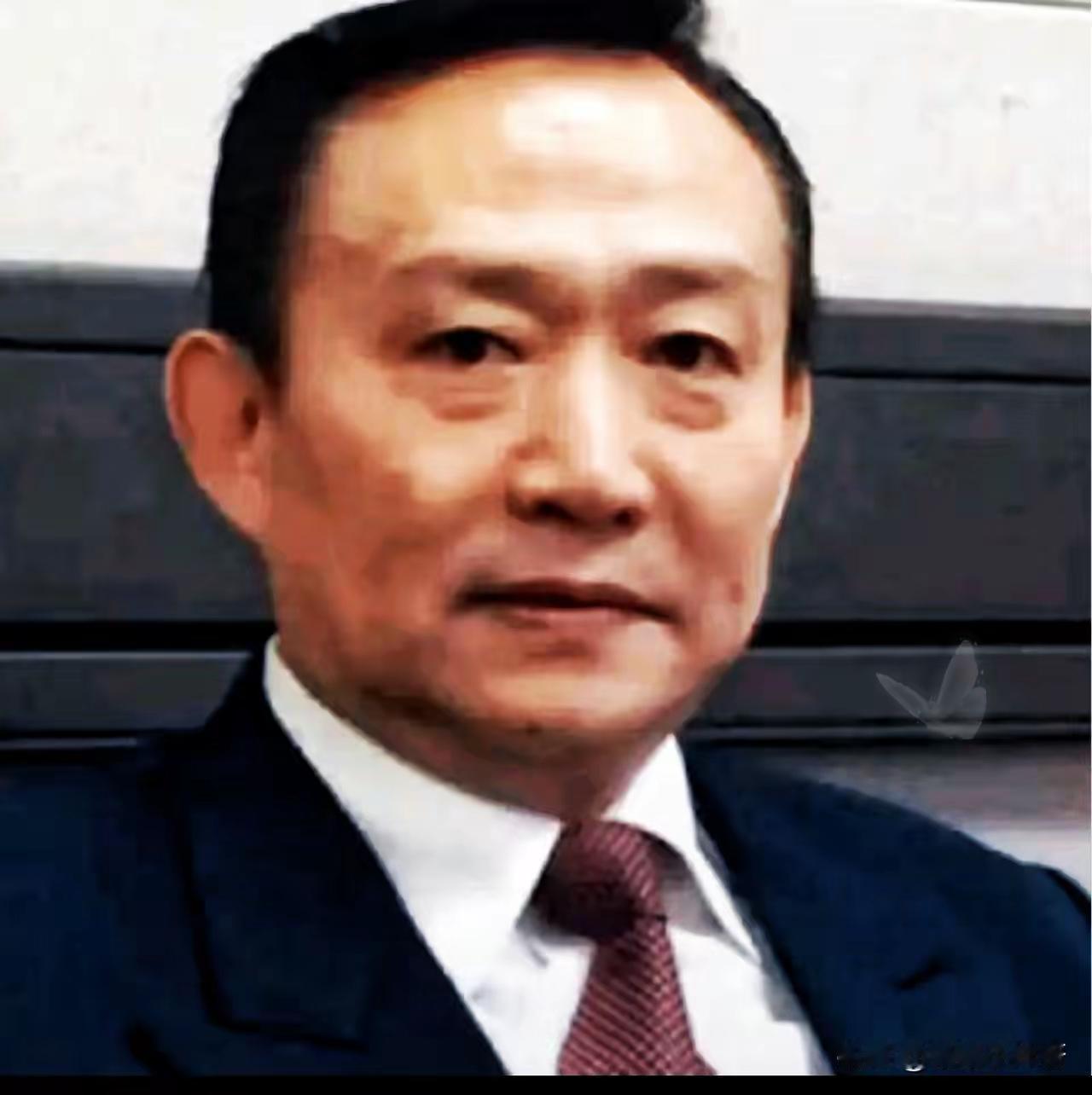 ​卢麒元这回算是把天窗给捅破了，一点面子没留。​怪不得有些专家提的建议，