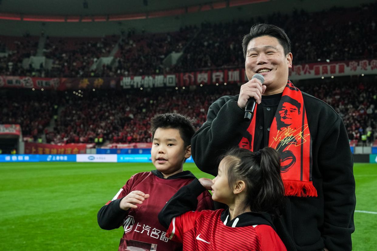 海港名宿蔡慧康采访时表示自己职业生涯从来没有离开海港的念想！看来没有来申花想法！