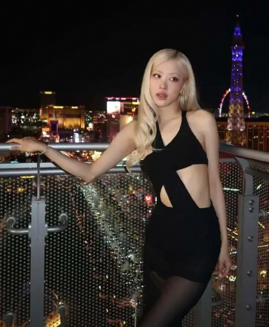 朴彩英ROSÉ拉斯维加斯大片释出，时尚与美貌惊艳众人