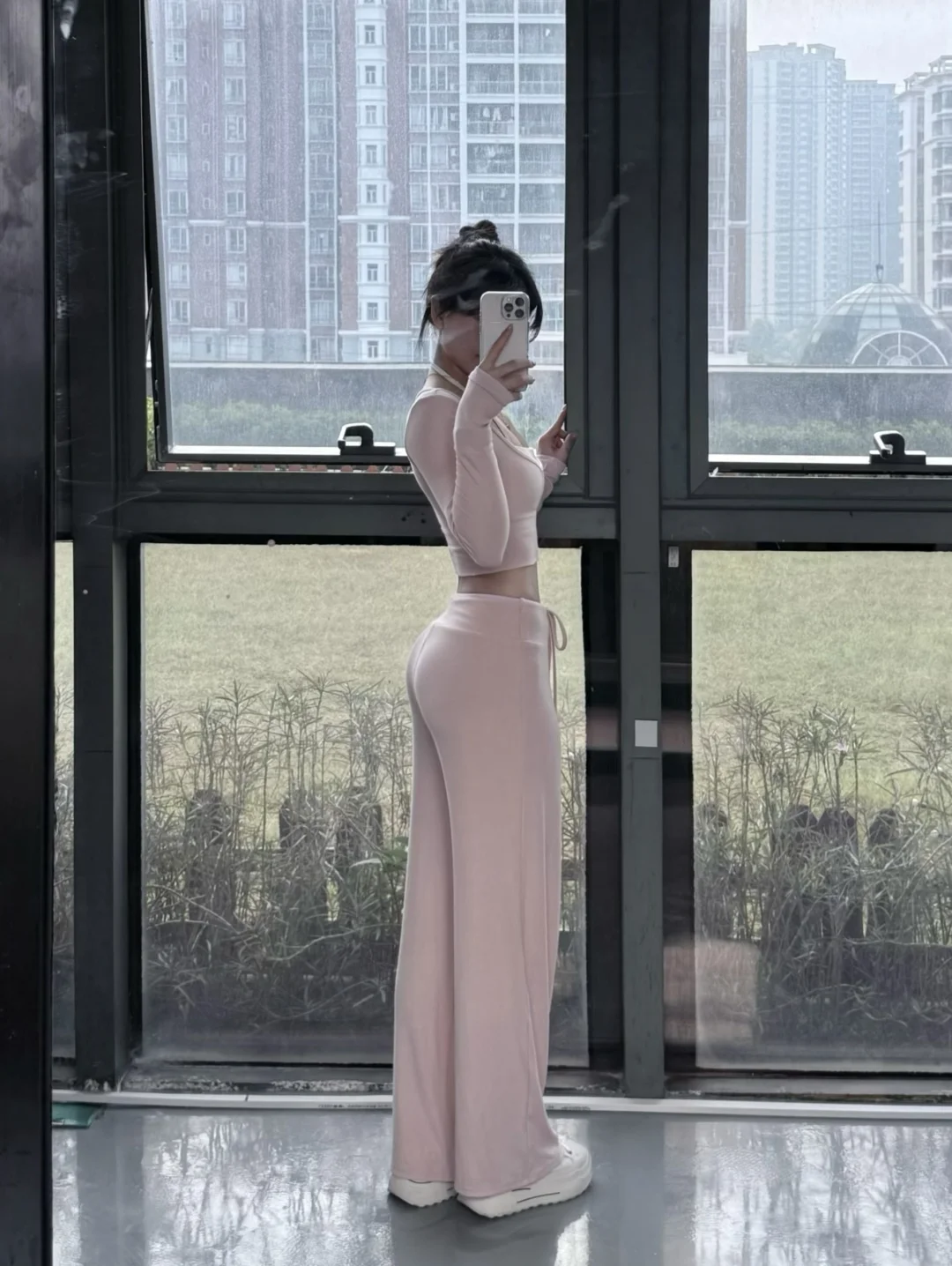 穿得越粉 练得越猛