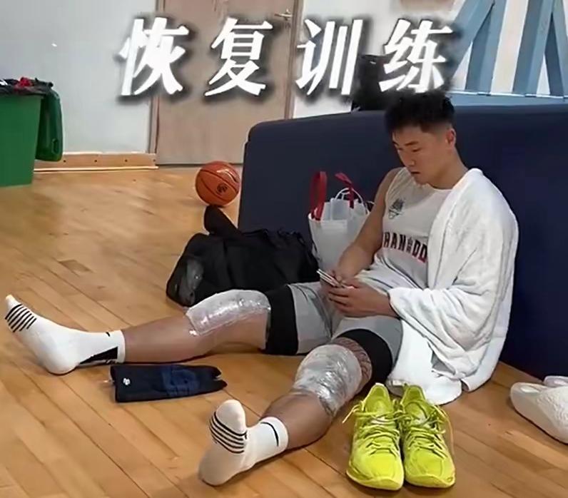 山东男篮终于迎来好消息！高诗岩社媒发声正在加快复出！10月14日，山东男篮核
