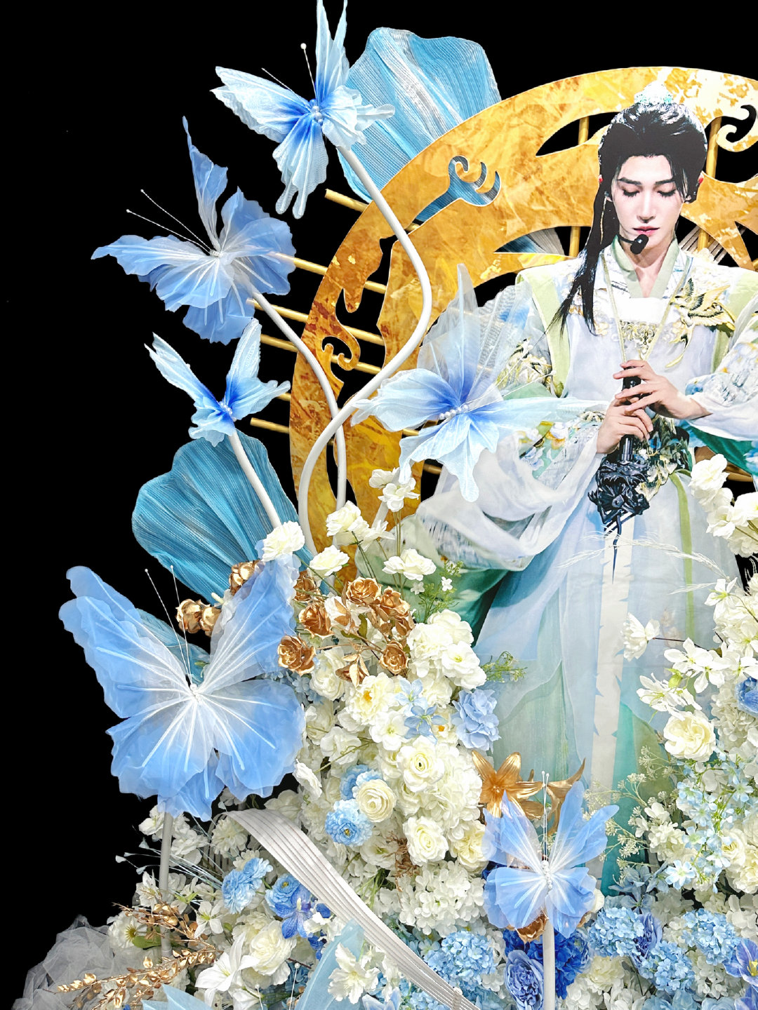 #刘宇2026宇宙诗人巡演#ly#刘宇廿六驭梦山河#花篮已入场～少年乘风，开山劈海。蝴蝶纷飞，破茧成