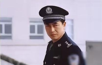 营长转业能担任派出所所长吗？ 很多人觉得，营长在部队能带几百号人，管理能力肯