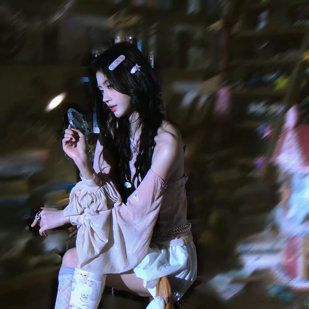 鞠婧祎珍珠腰链啊啊啊啊啊啊这个鞠婧祎就这样用美貌鲨我还有什么是你不能驾驭的