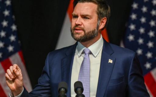 美国副总统今年曾暗示中国，如果不接受关税就考虑战争，谁料音未落，中国高志凯教授就